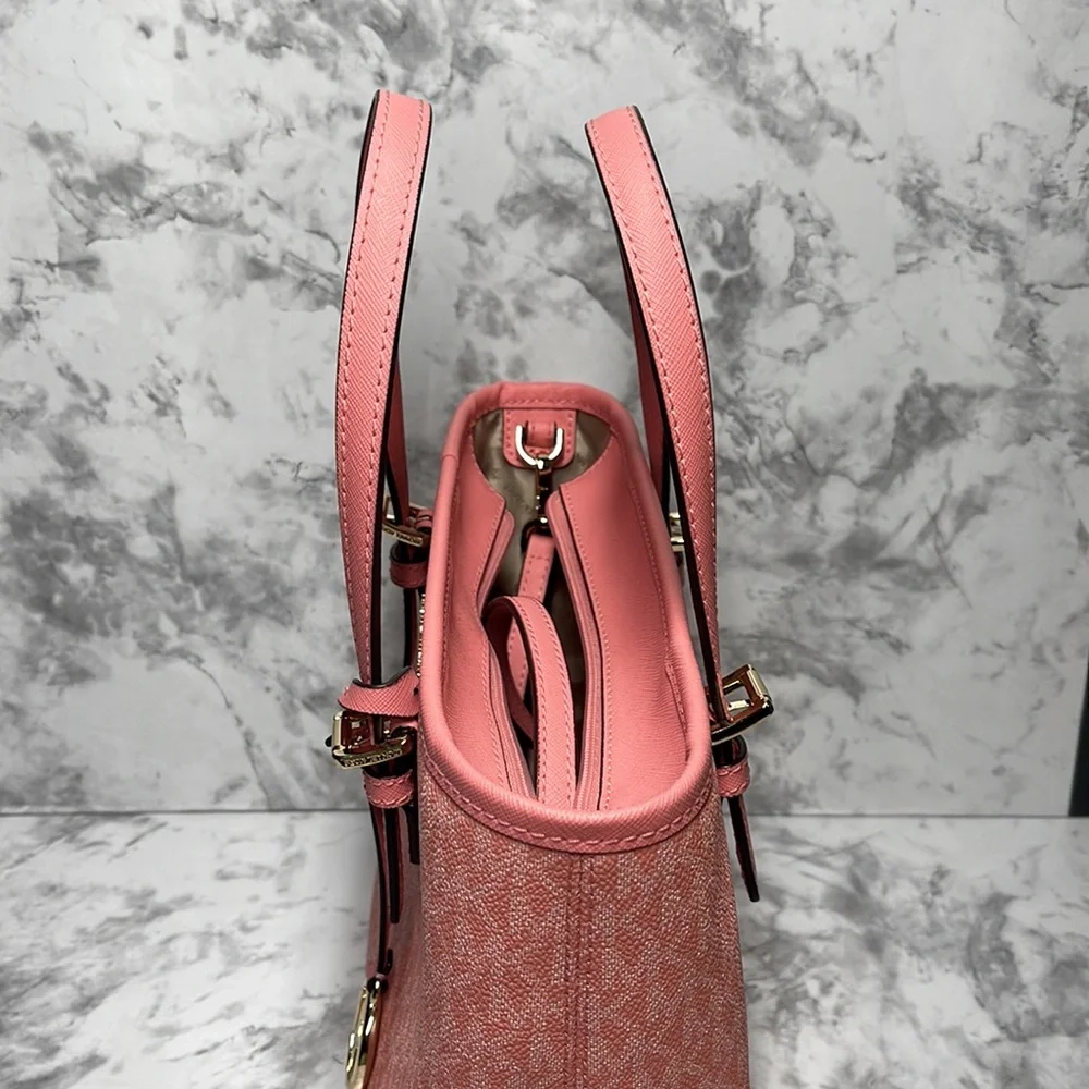 Michael Kors Jet Set Travel - Picture 3 of 7